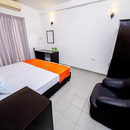 Asian House Hotel Kolombo Bagian luar foto