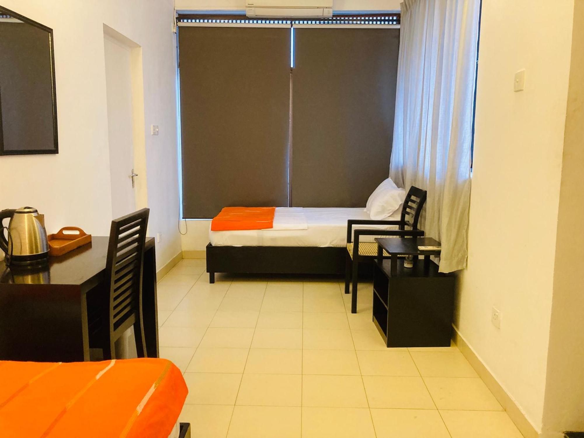 Asian House Hotel Kolombo Bagian luar foto